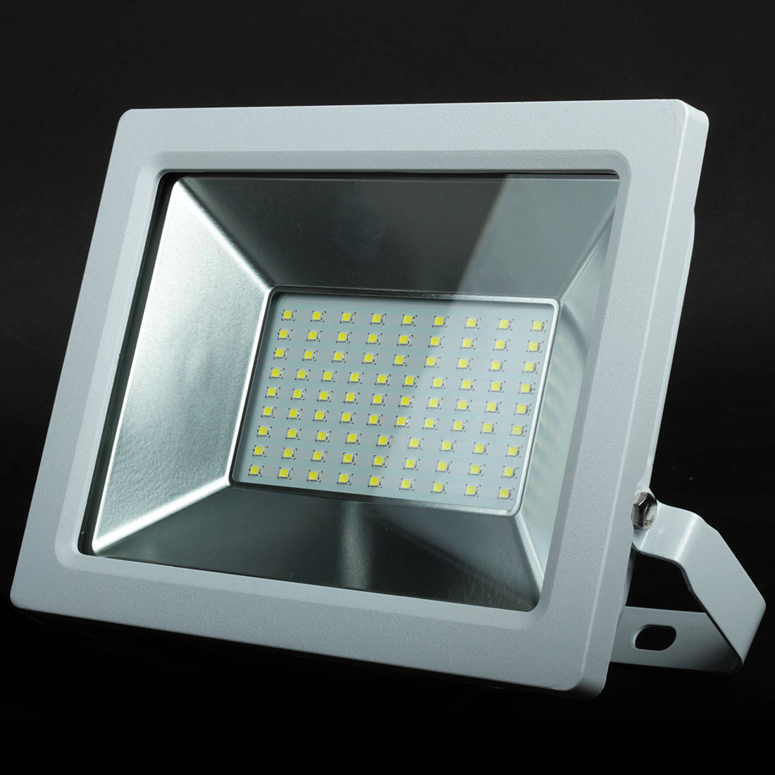 

Прожектор светодиодный 70Вт ГАРАНТИЯ 2 ГОДА 70W SMD LED 6000K WT