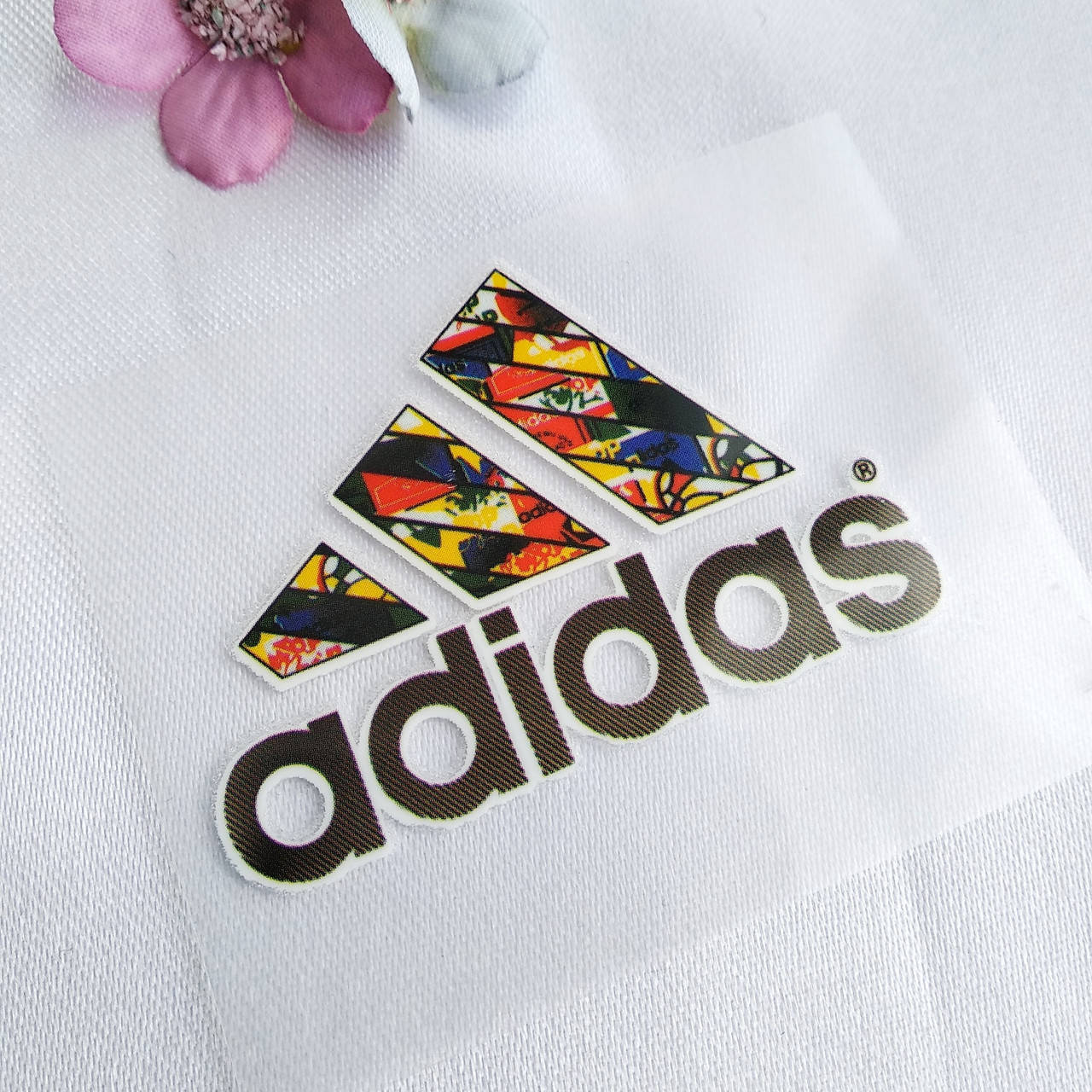 

Термотрансфер логотипом ADIDAS
