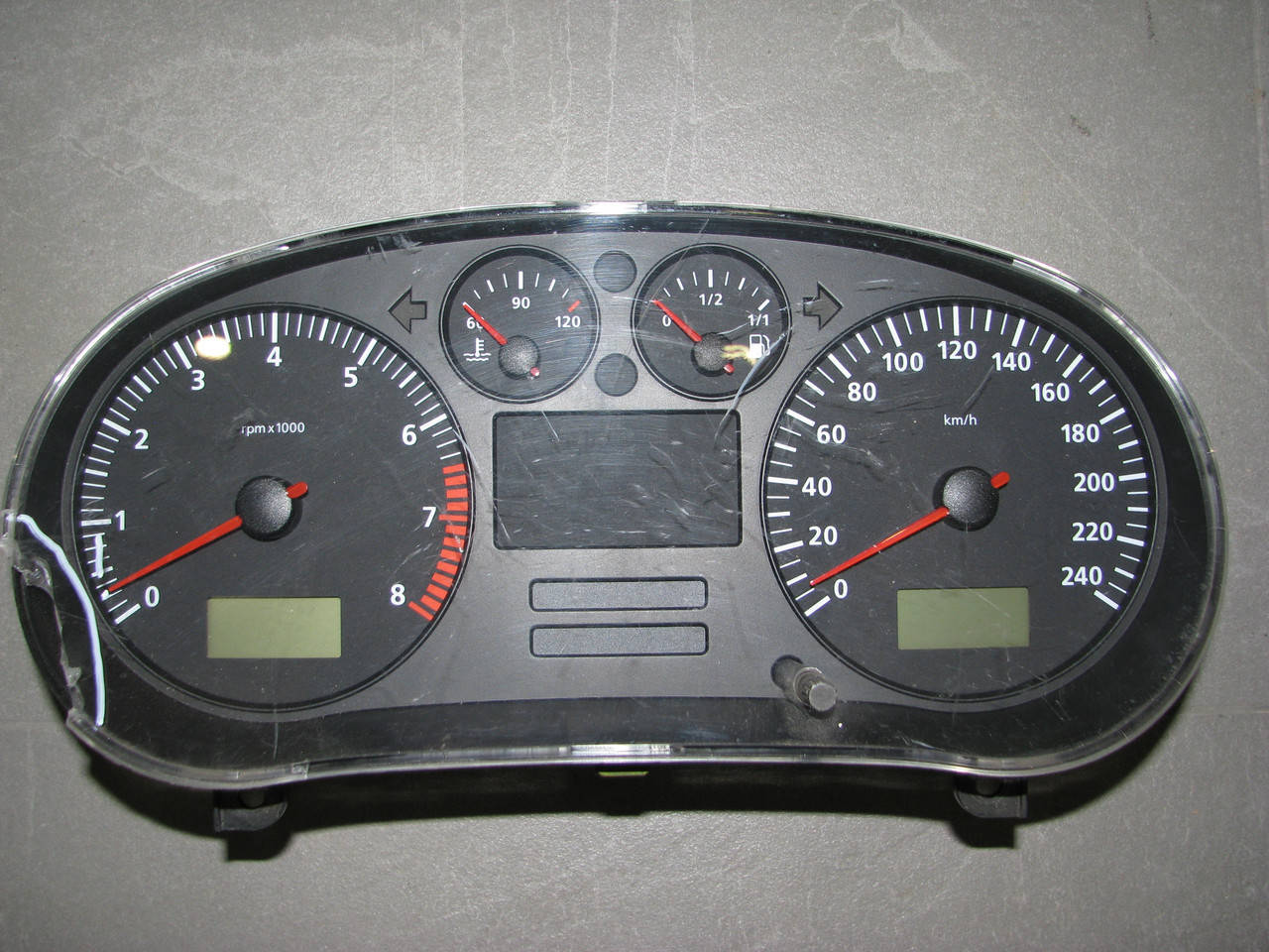 

Б/у панель приборов Seat Leon I, 1M0920802A, VDO 110.080/152/002