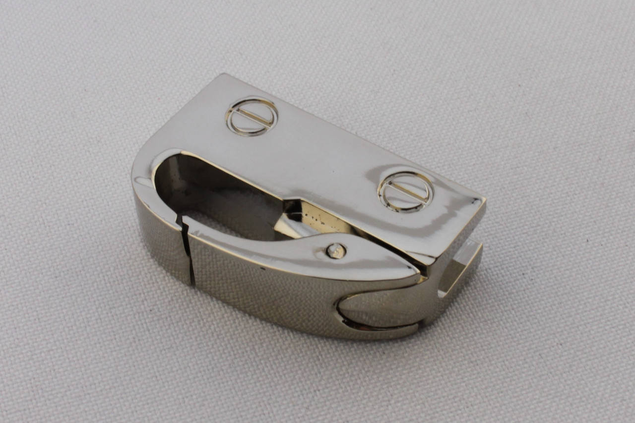 

Ручкодержатель боковой, габаритные размеры 35 мм*21 мм*10 мм, цвет - никель, артикул СК 5573