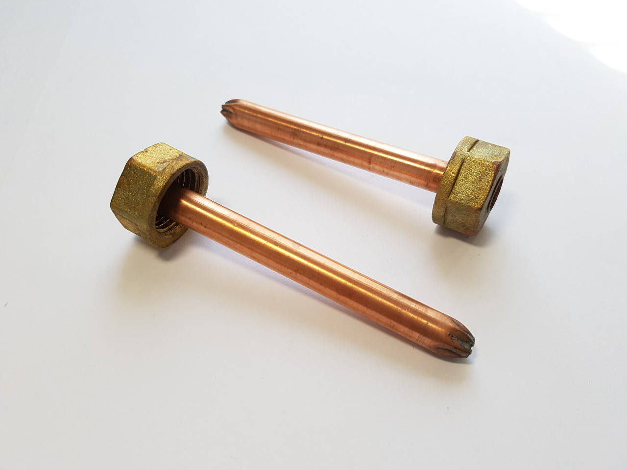 

Стакан медный под термобаллон 1/2" L-100 мм внутренняя резьба