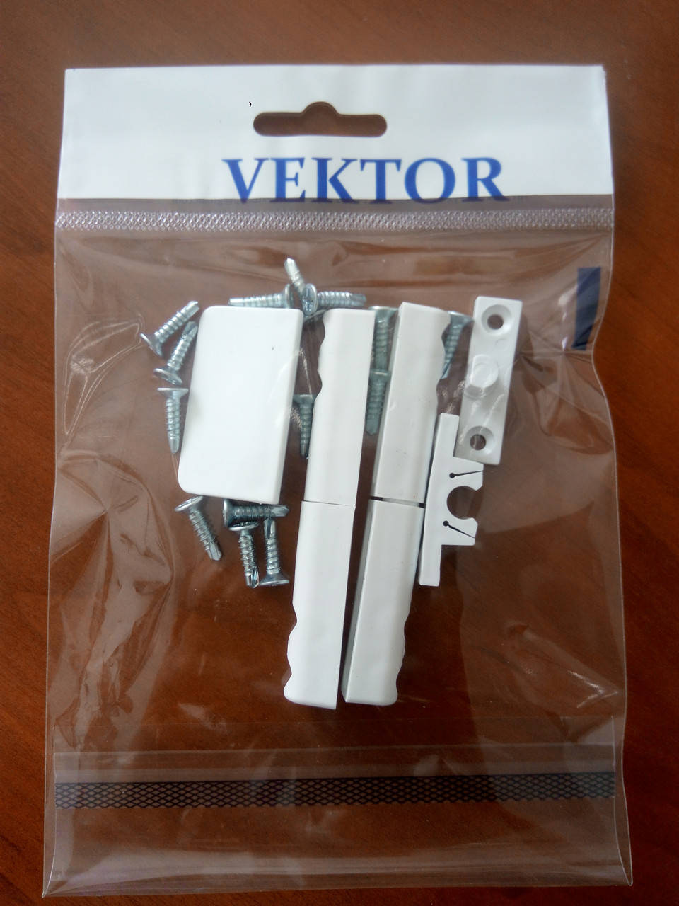 

Комплект крепления Vektor для наружной москитной сетки(белый) на петлях