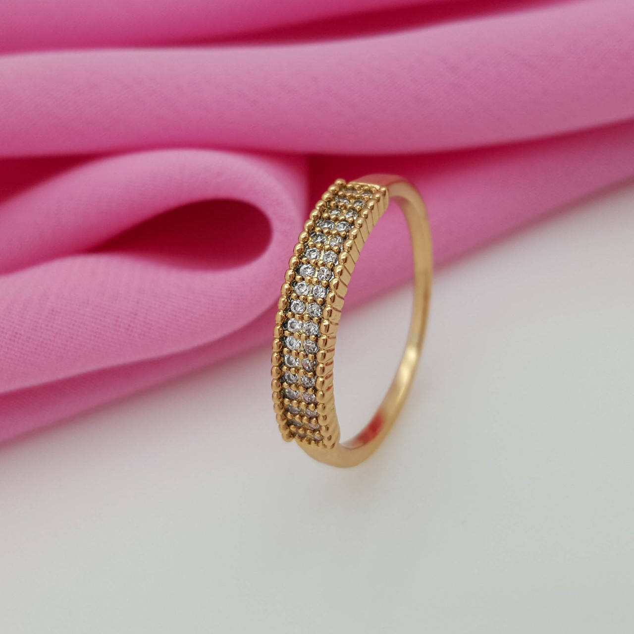 

Кольцо, Дорожка с камешками, р.17,5, медицинский сплав Xuping, 18К