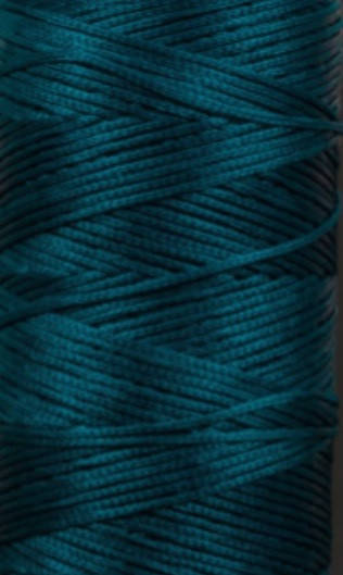 

Нитка вощёная, т. 0.8 мм цв. темно-лазурный (S075), плоский шнур 100 метров