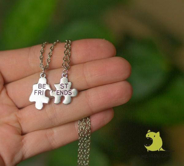 

Кулон парный для друзей "Пазлы Best Friends". Цена за 1 пару.