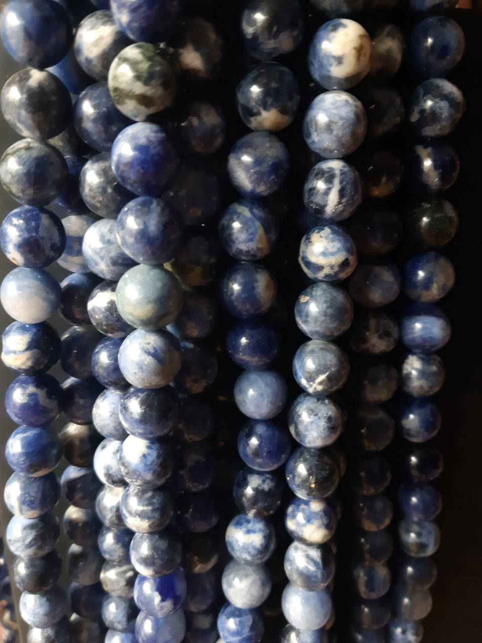 

Бусины на нитке Содалит гладкий шарик d-6.5мм(+-) L-37см