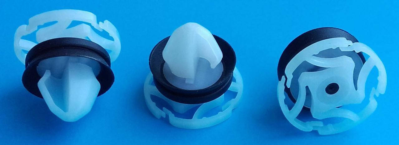 

Клипса обшивки двери Renault Megane III 7703077476