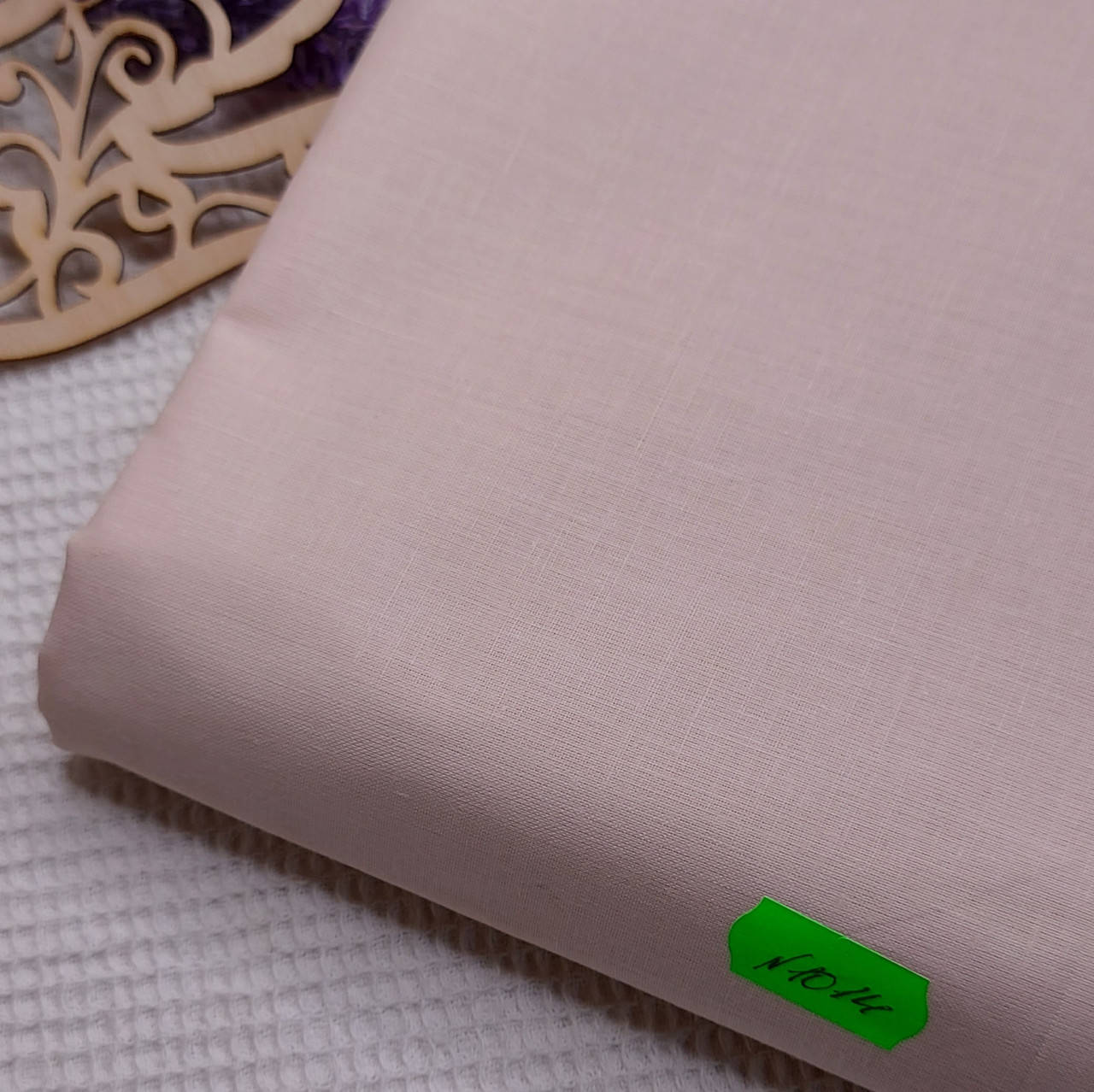 

Отрез хлопковой ткани жемчужно -пудровый цвет, 45*50 см