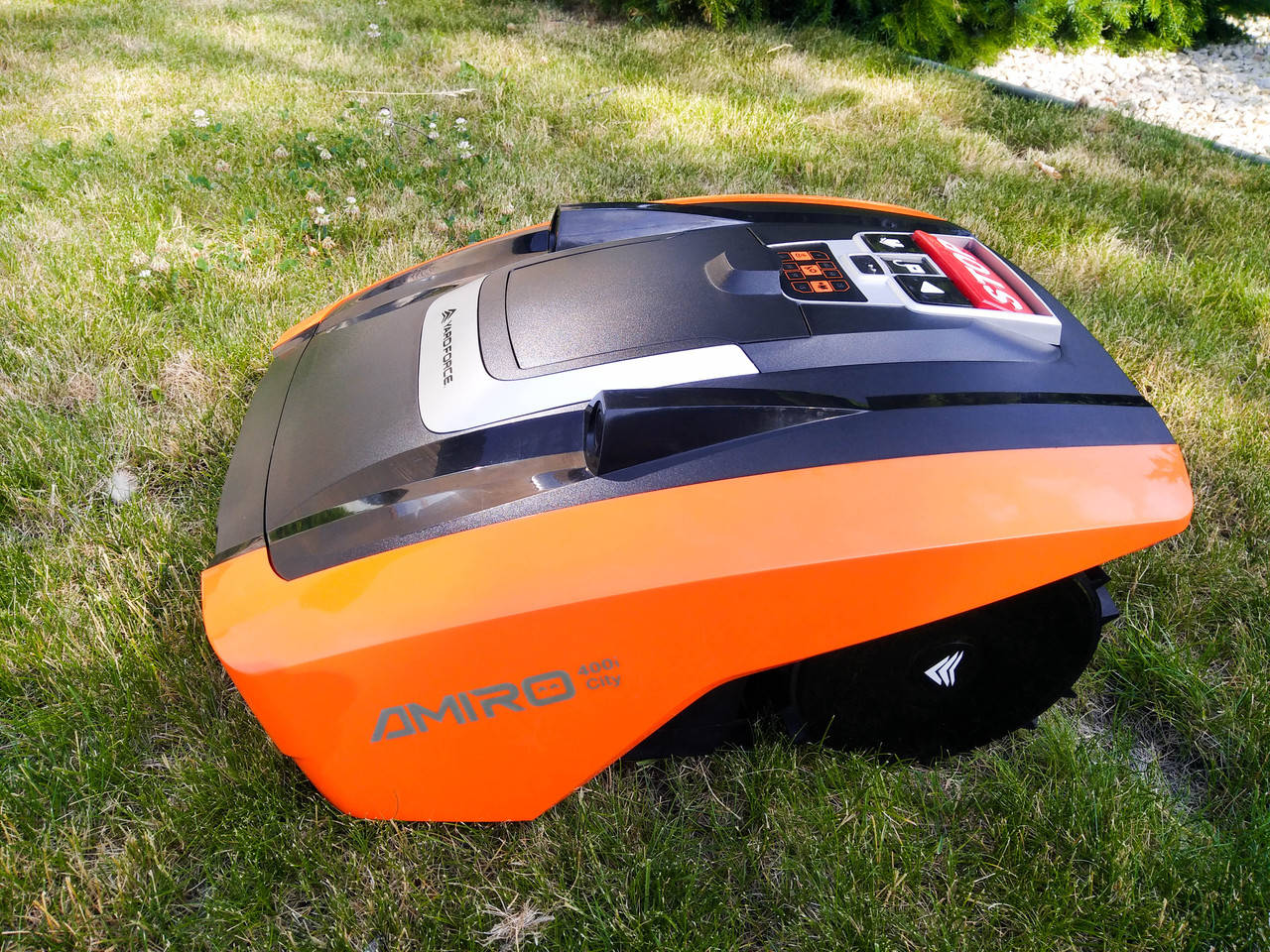 

Газонокосилка-робот Yard Force AMIRO400i