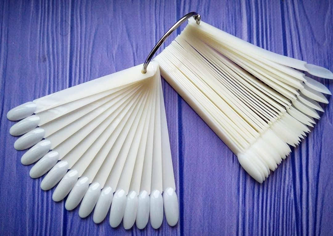 

Типсы формы миндаль. 50шт на кольце. Молочные.