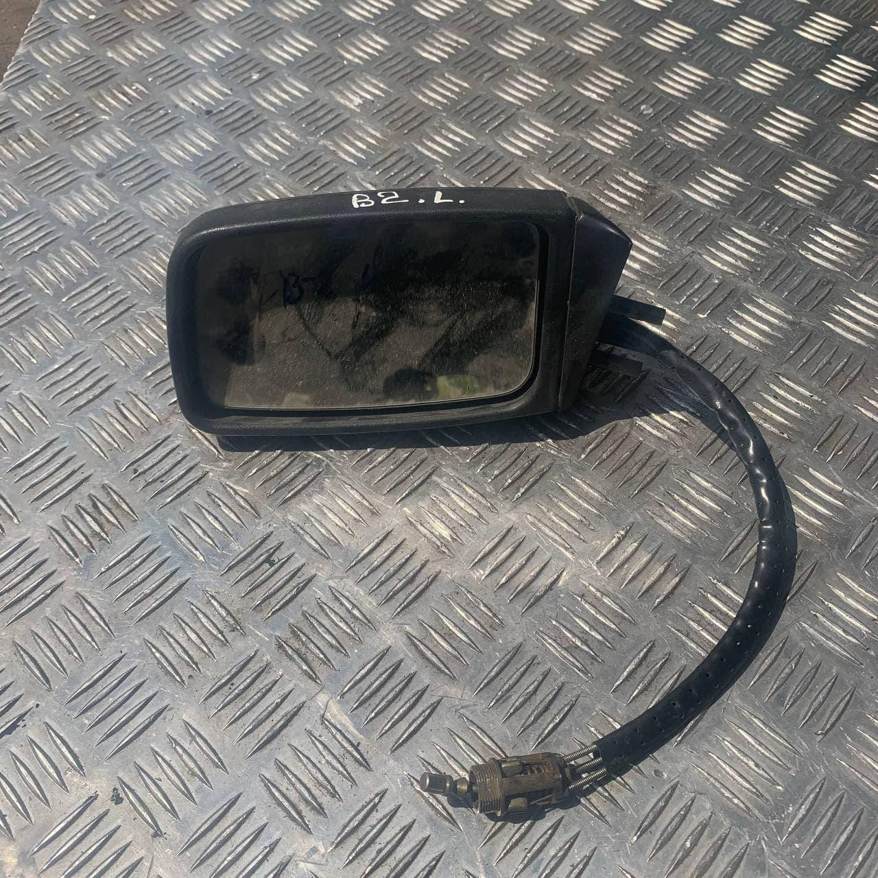 

Левое зеркало заднего вида для Volkswagen Passat B2