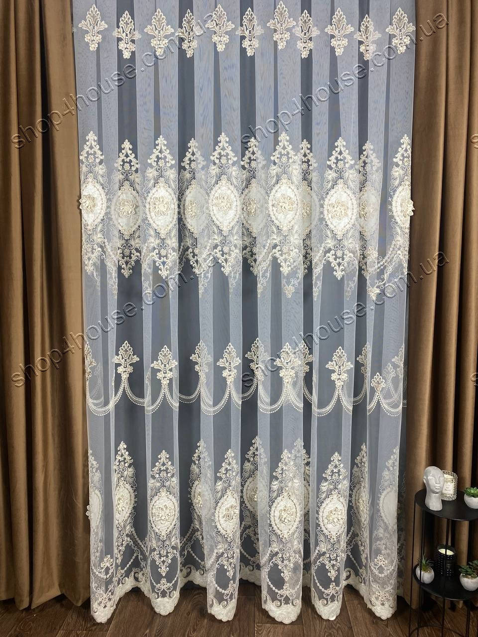 

Тюль на основе фатина с бархатными вставками и камнями Цвет: золотистый