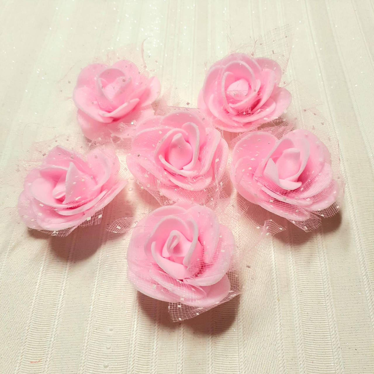 

Розочки из фоамирана с фатином розовые 3,5 см 6 шт, Розовый