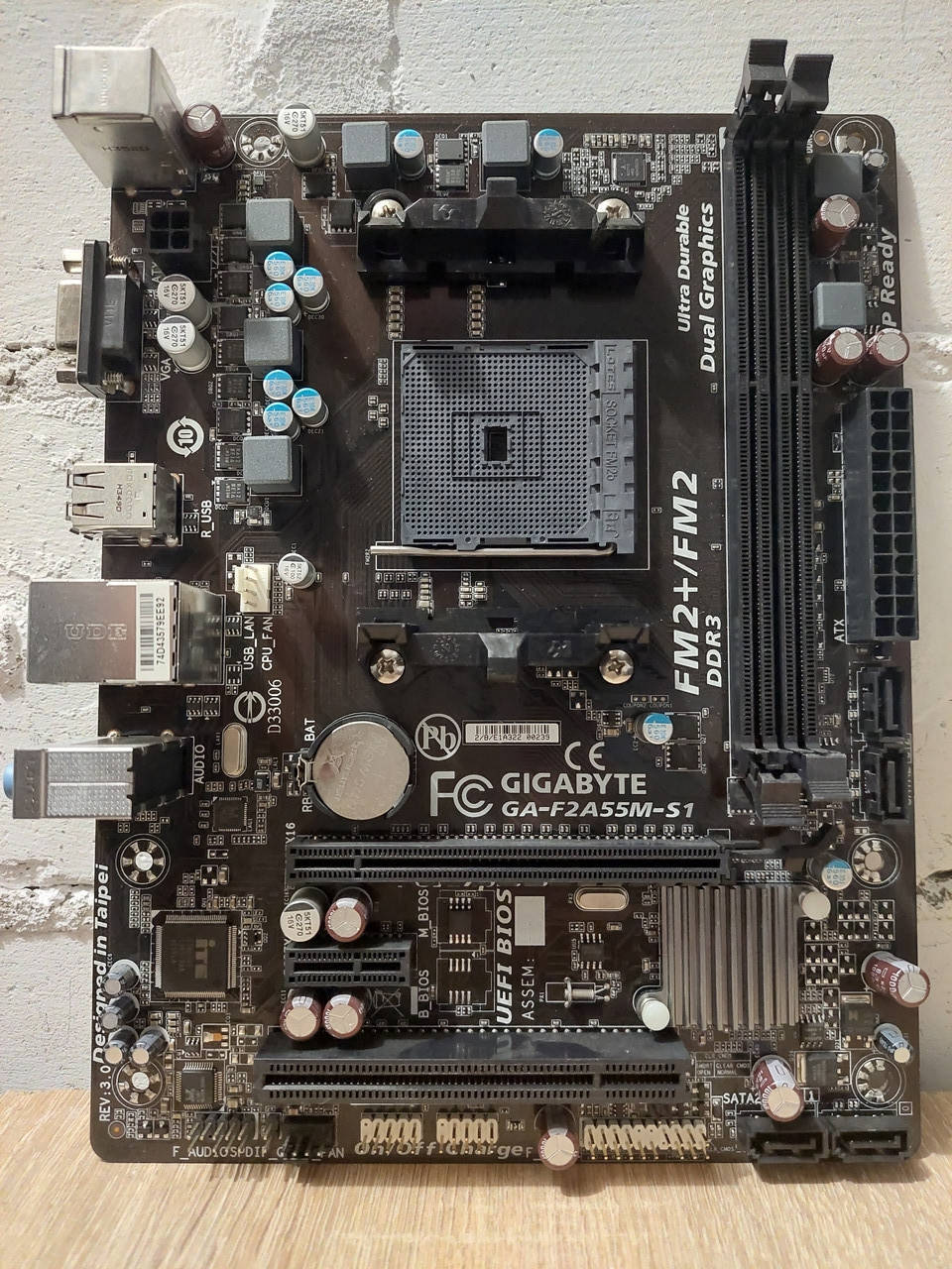 

Материнская плата Gigabyte GA-F2A55M-S1 Socket FM2 MicroATX 2 x DDR3