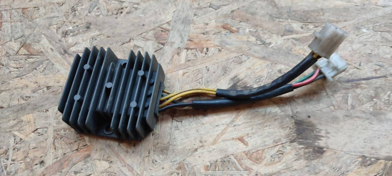 

Реле зарядки Viper Tornado 250 сс. Б.у не оригинал