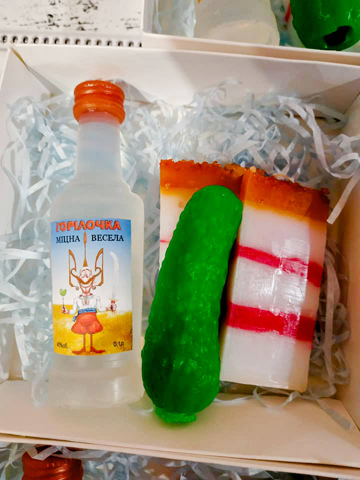 

Набор мыла для козака. С водкой, салом и огурцом.
