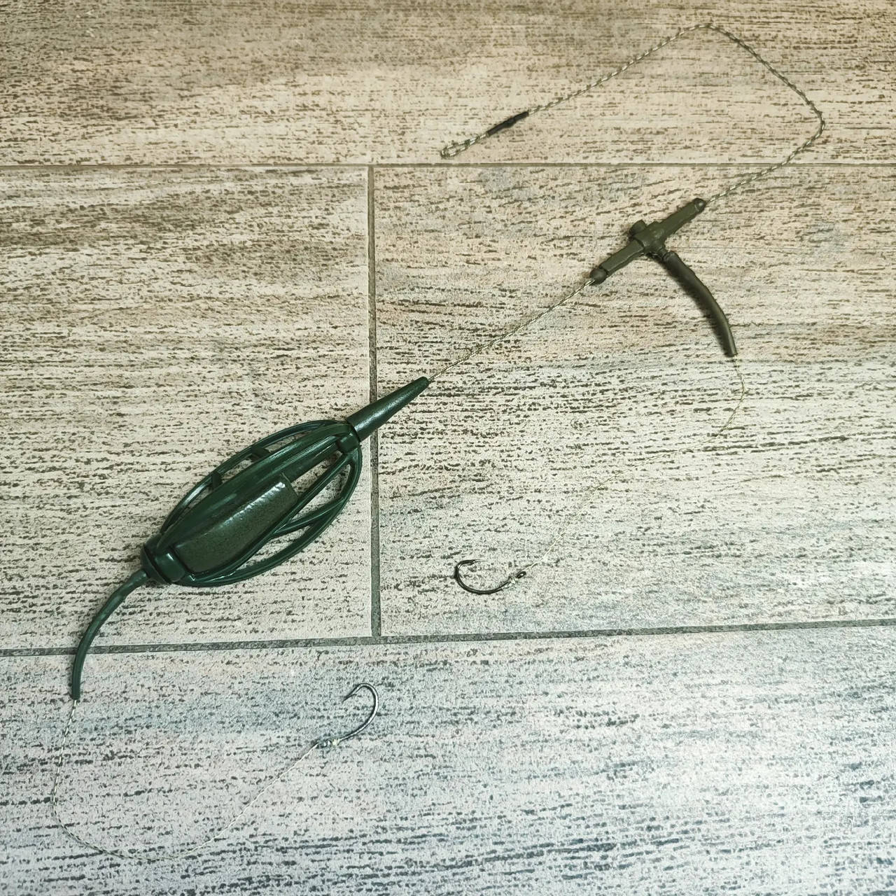 

Рыболовная кормушка в сборе на карпа "МЕТОД", вес 50 грамм