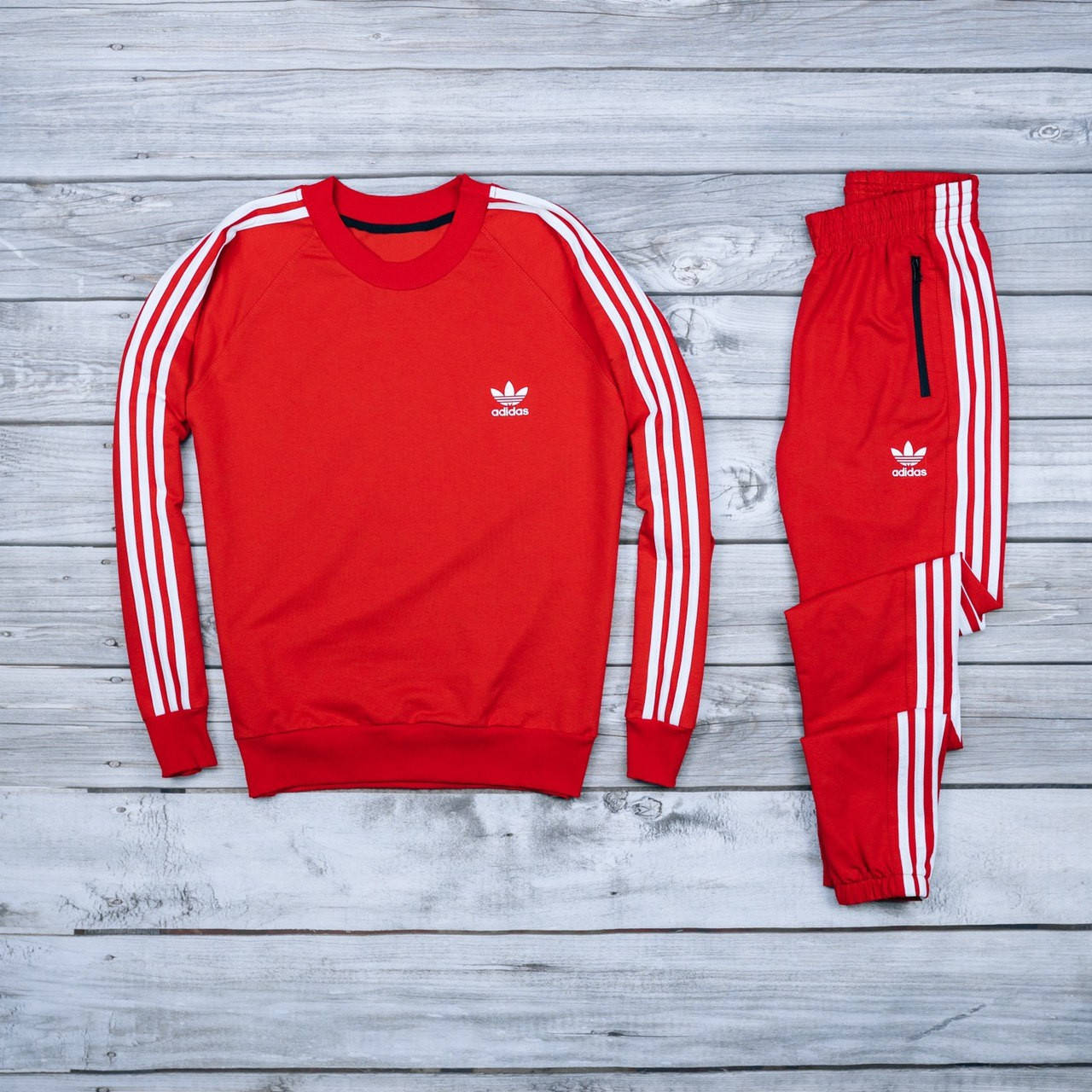 

Мужской Спортивный Костюм Adidas в Красном Цвете | Красный Спортивный Костюм Адидас с Полосками