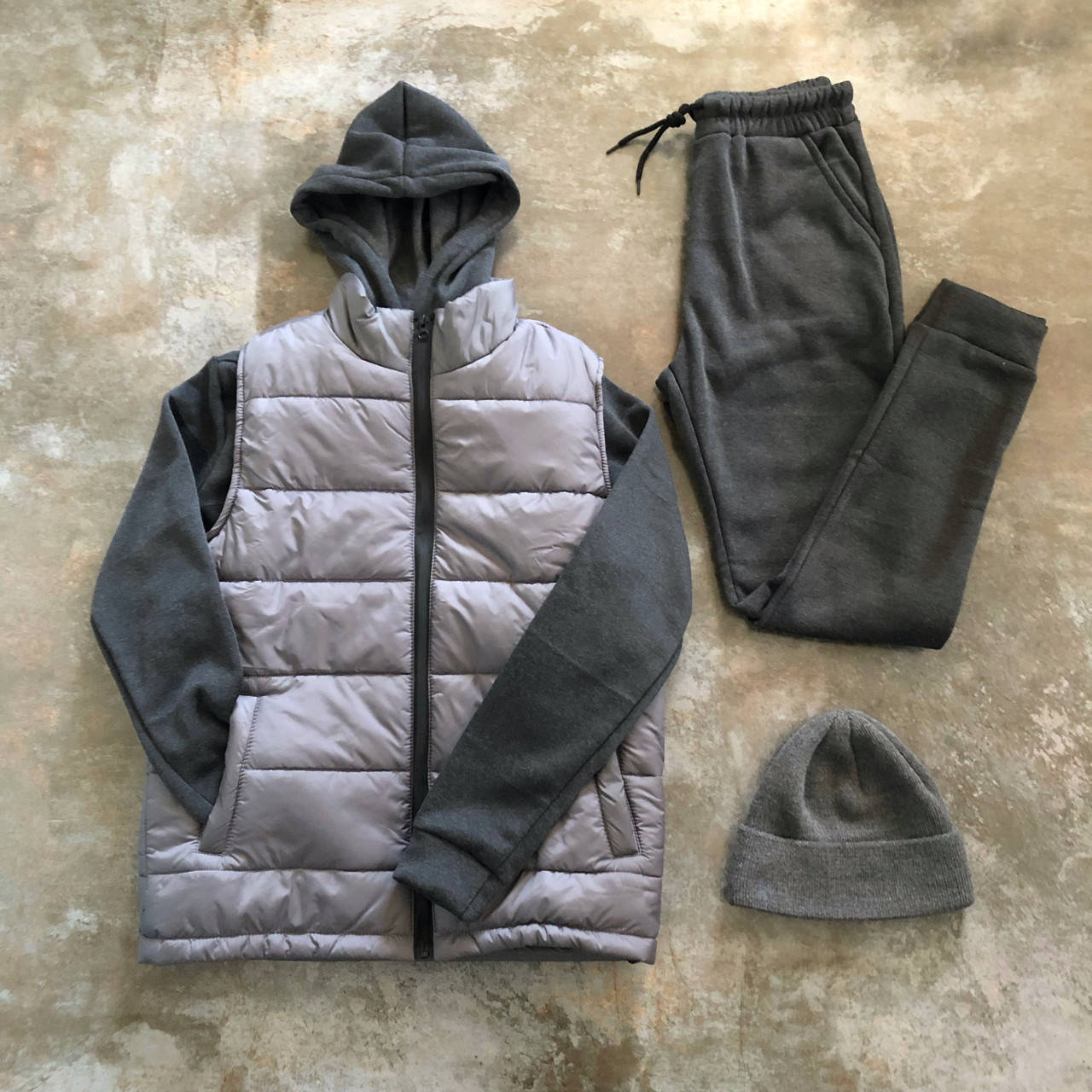 

Тёплый спортивный мужской костюм тройка серый штаны худи батник жилетка и шапка