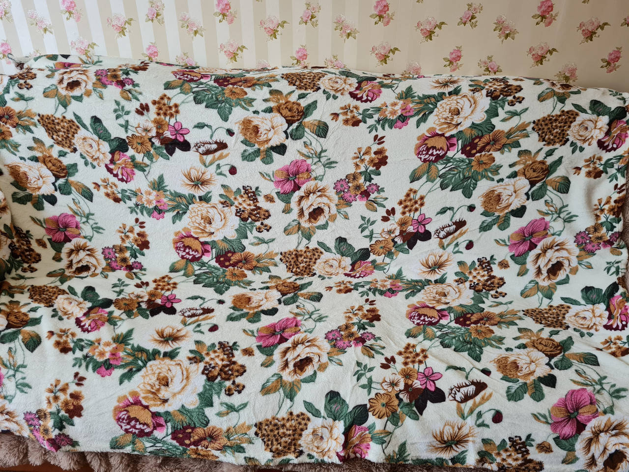 

Плед. Микрофибра (плюш). 180см × 200см