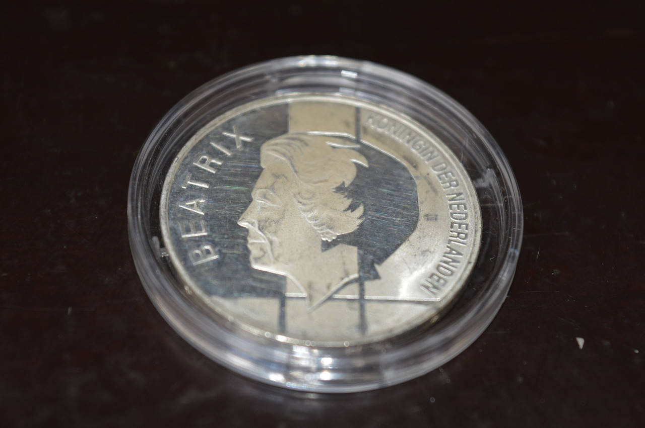 

Нидерланды 10 гульденов 1994 год. 50 лет Бенилюкс. Серебро.