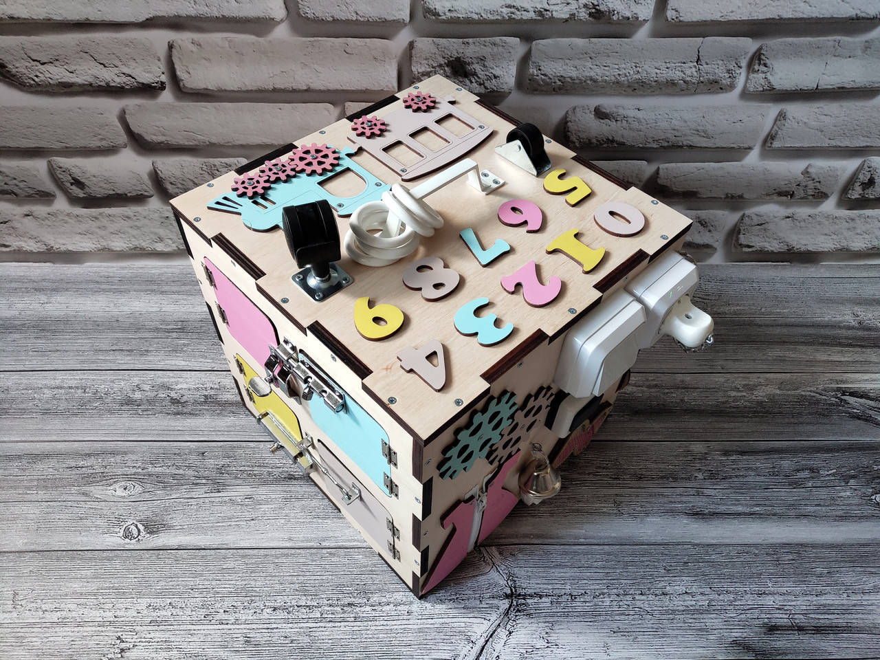

Бізікуб 30*30 см