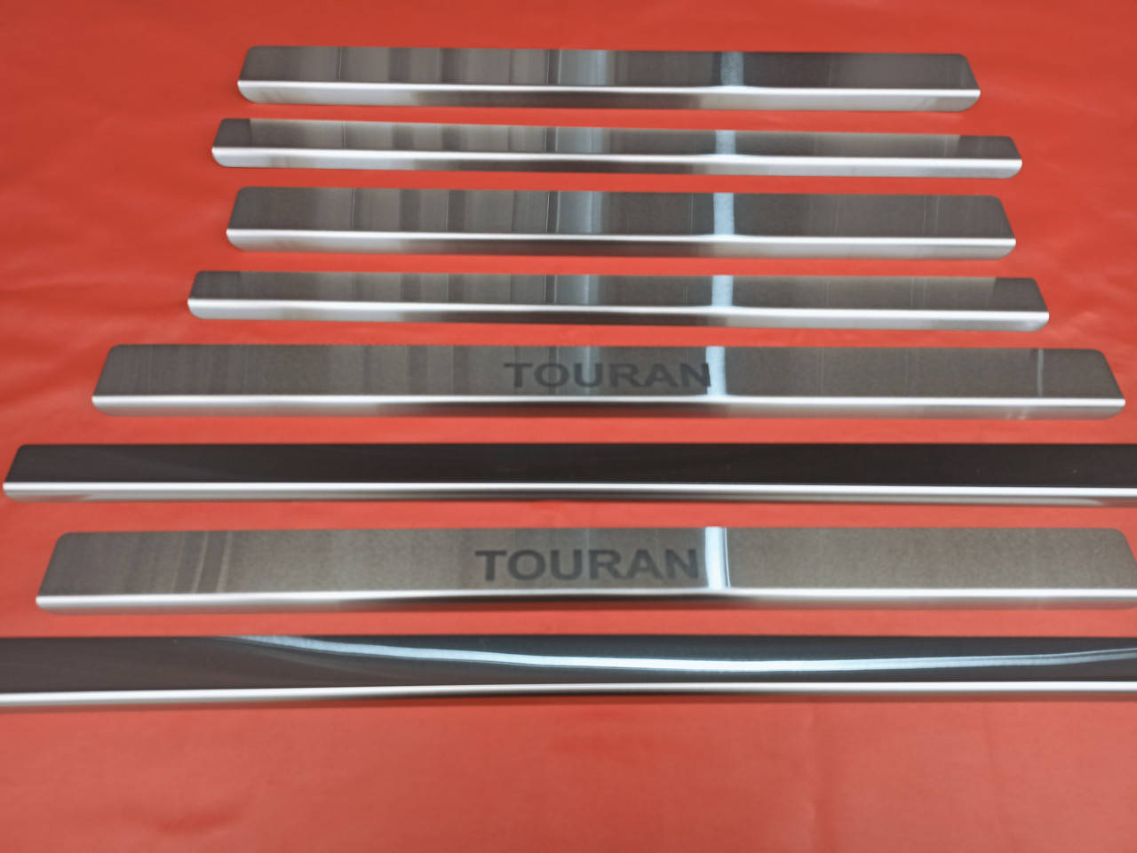 

Накладки на пороги Volkswagen Touran 2003-2009