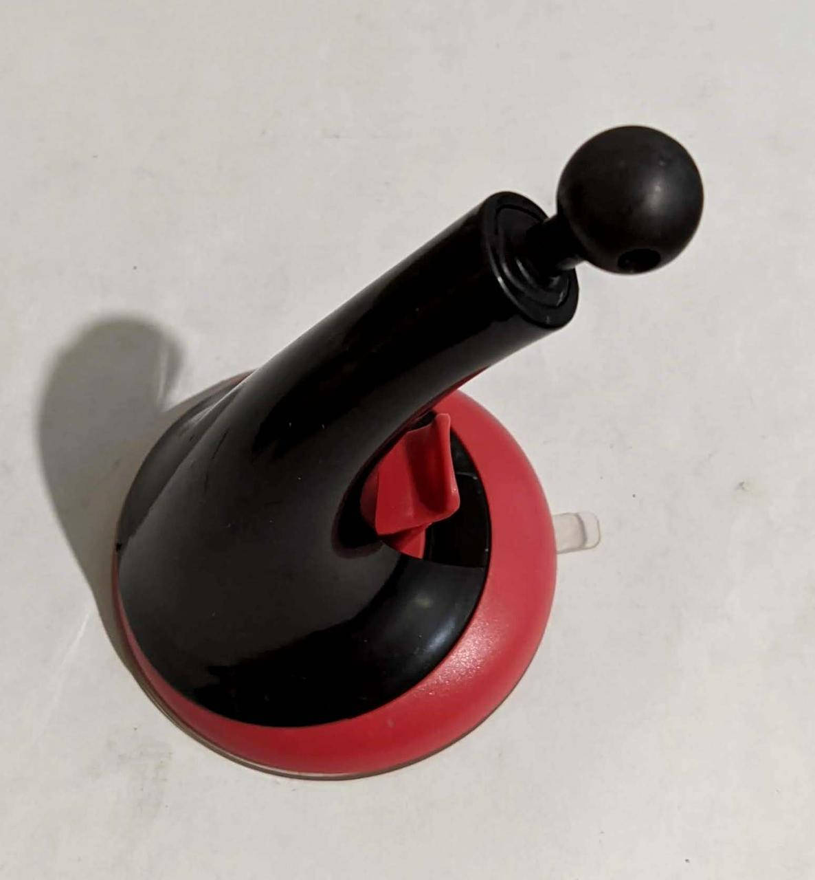 

Магнитный автомобильный держатель Black & Red