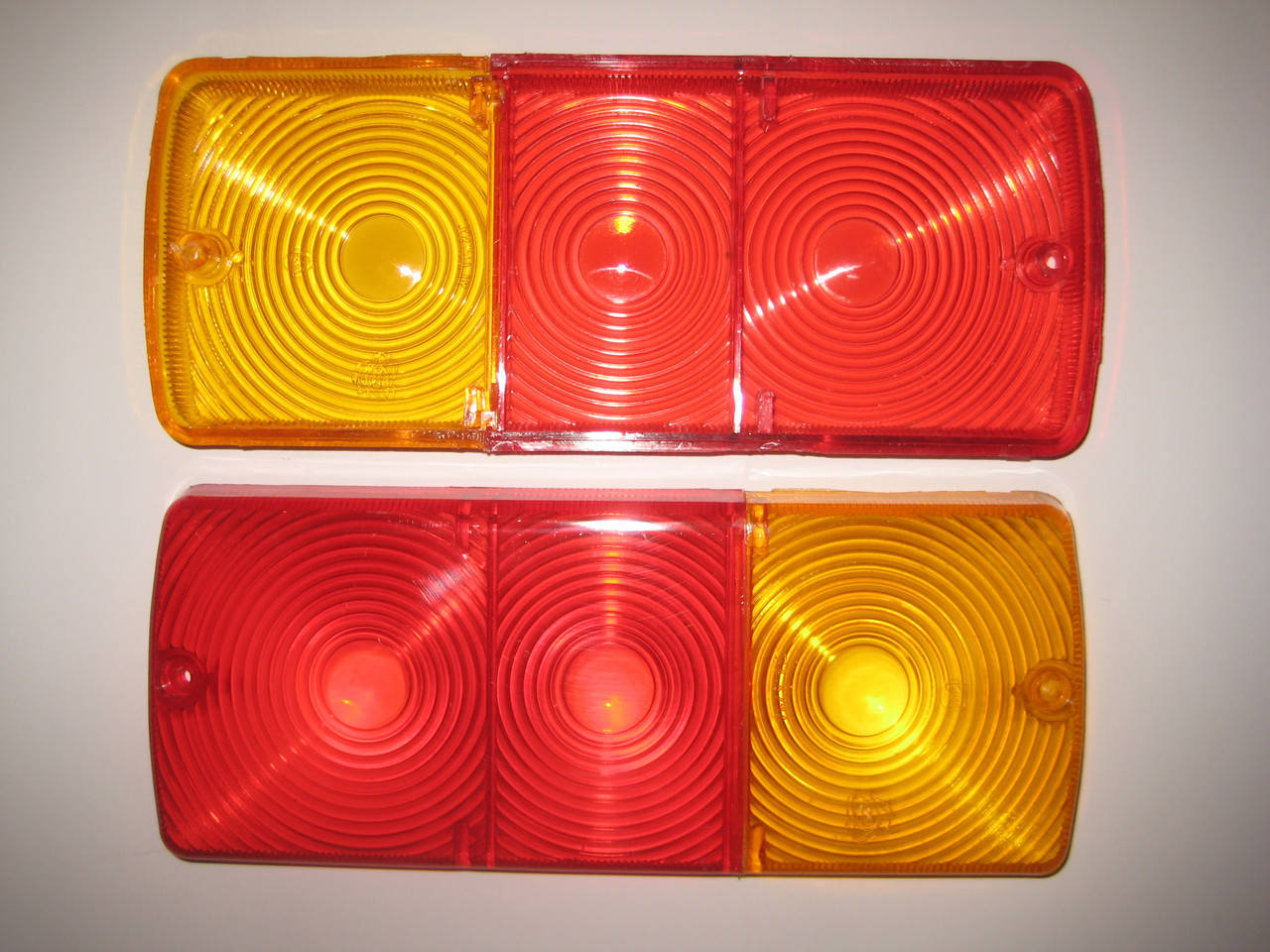 

Стекло фонарь задний прицеп УАЗ нового образца