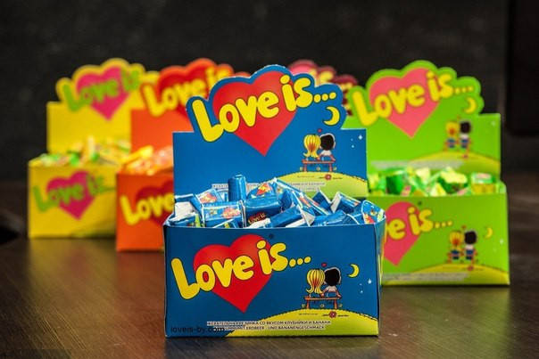 

Жвачки Love is Клубника-Банан оптом 20 бл