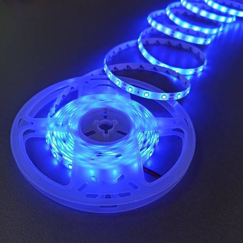 

Светодиодная лента синяя LED с клейкой основой 8мм 4,8W/м 60 LED/м IP65 MTK-300BF3528-12 в силиконе