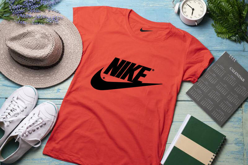 

Женская футболка Nike Найк Красная, Красный