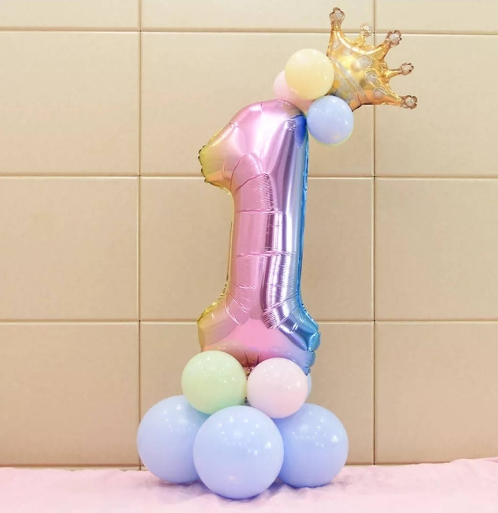 

Шар цифра 1 градиент на стойке из шаров и короной, Разные цвета