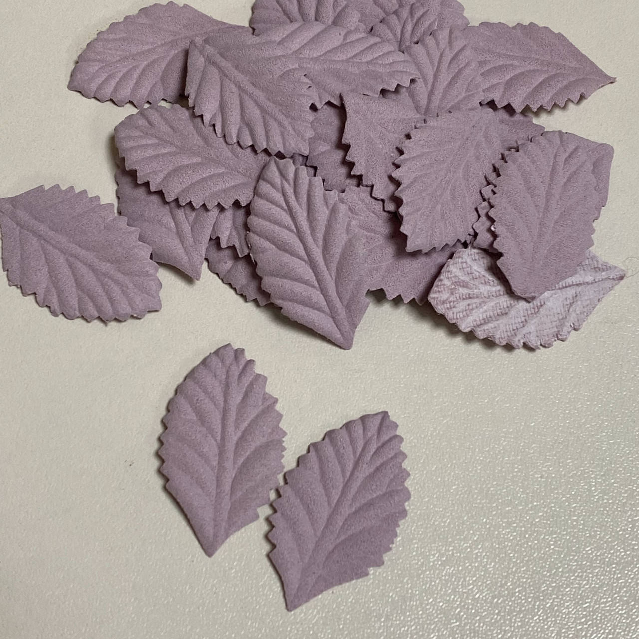 

Лист розы декоративный 3,5*2см Пудровый