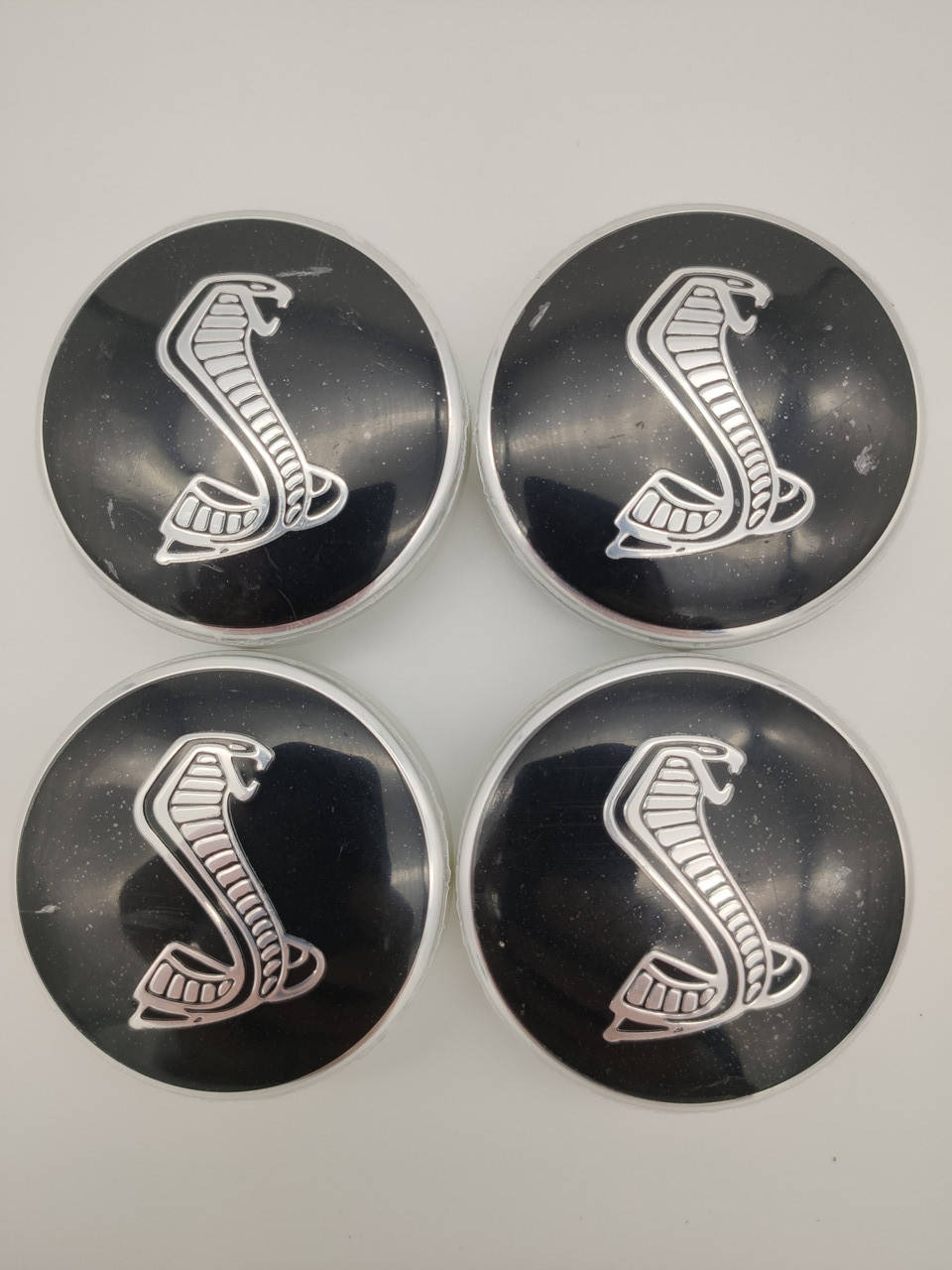 

Заглушка (колпачок) центрального отверстия литого диска Ford Mustang. Диаметр 54мм