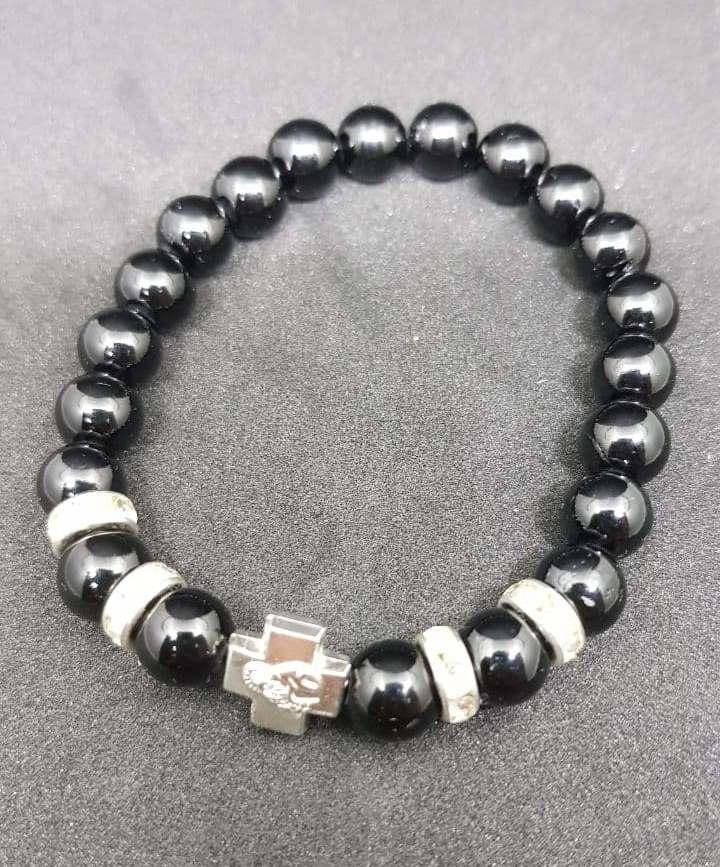 

Браслет из агата с металлическим крестиком