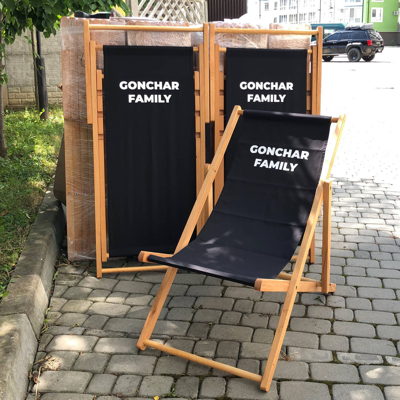

Изготовление шезлонгов с логотипом компании