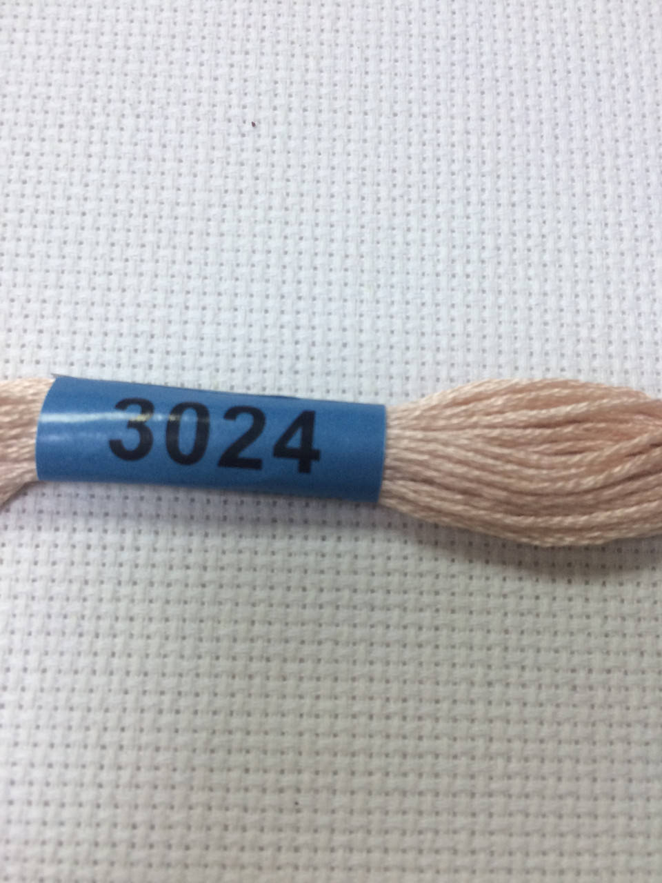 

3024 Вышивальные нитки Мулине Гамма цвет бежевый