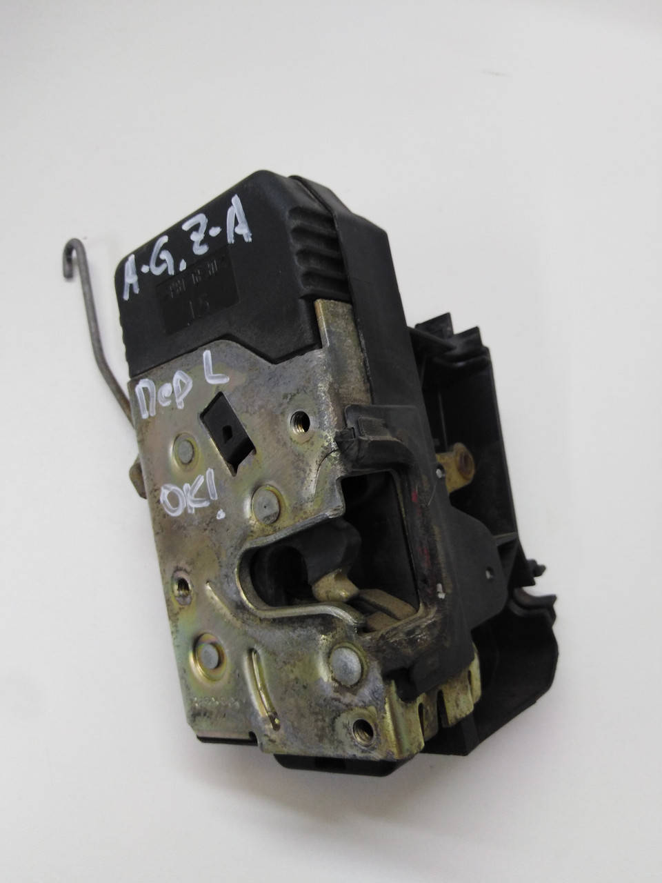 

Дверной замок передний левый Opel Astra G, Zafira A, Опель Астра, Зафира А. 90561151.