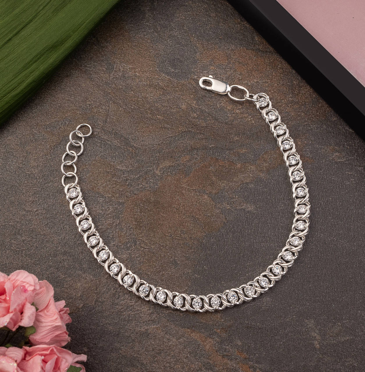 

Серебряный браслет Арабский бисмарк с камнями 17-19 см 8,0 грамм арт 204/2б
