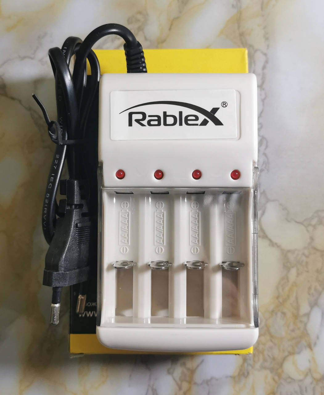 

Зарядное устройство на 4 аккумулятора Rablex RB-115