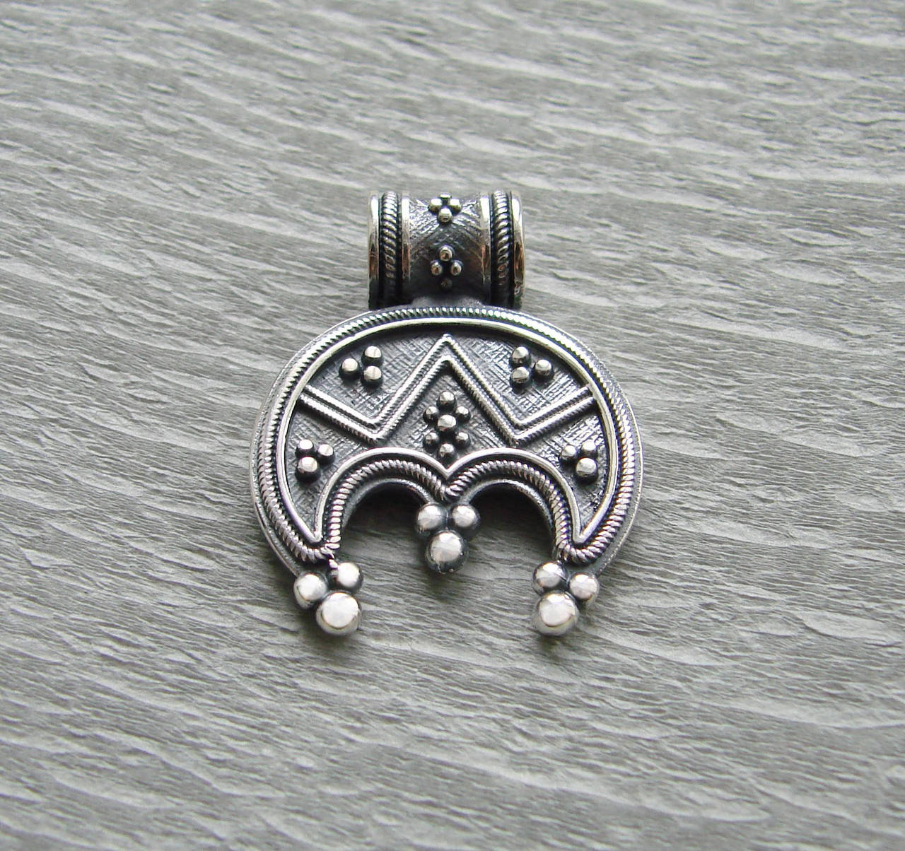 

"Лунница" - славянский оберег из серебра 925 пробы