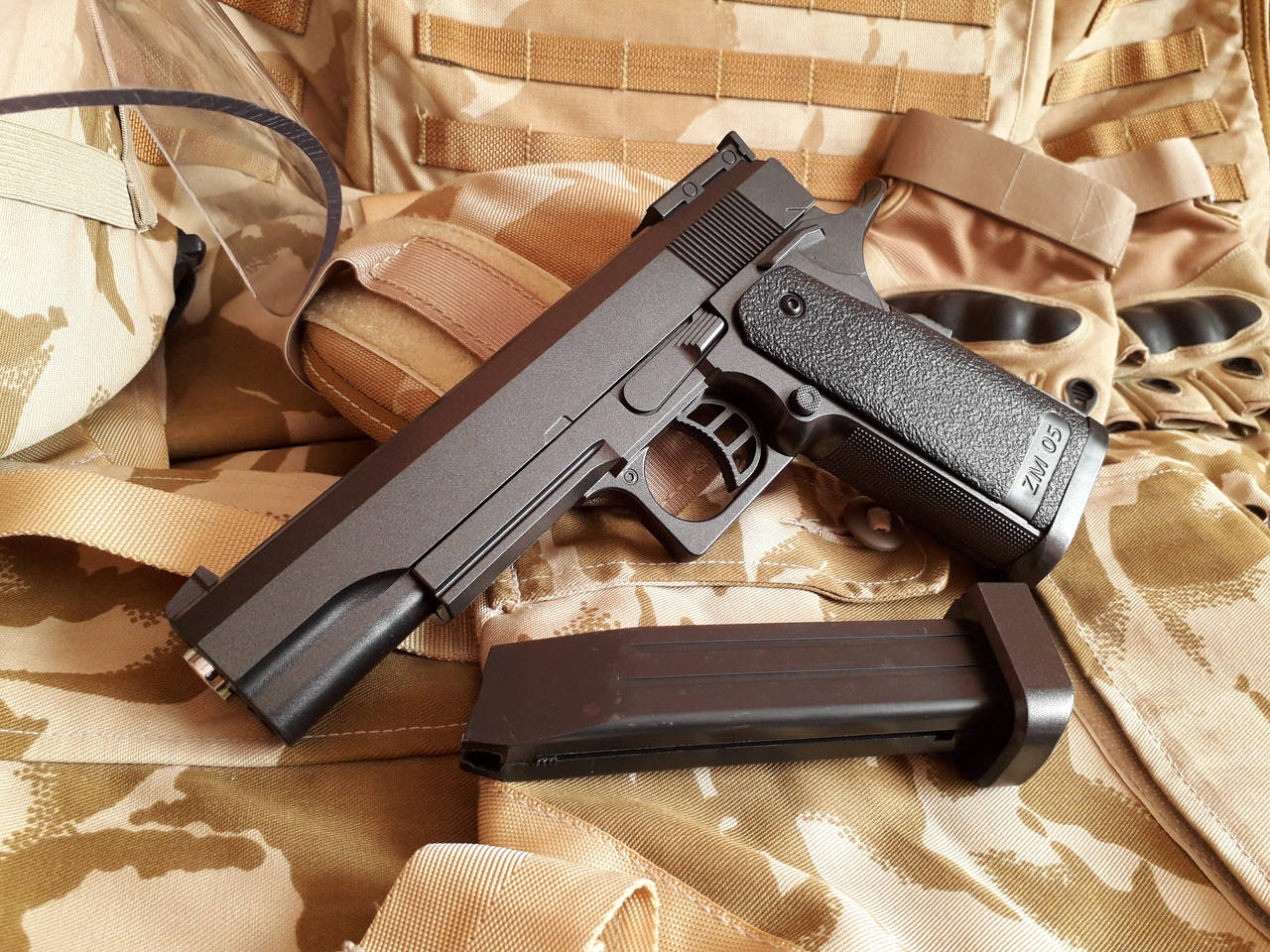 

Игрушечный пистолет ZM05 (Colt 1911) на пластиковых шариках