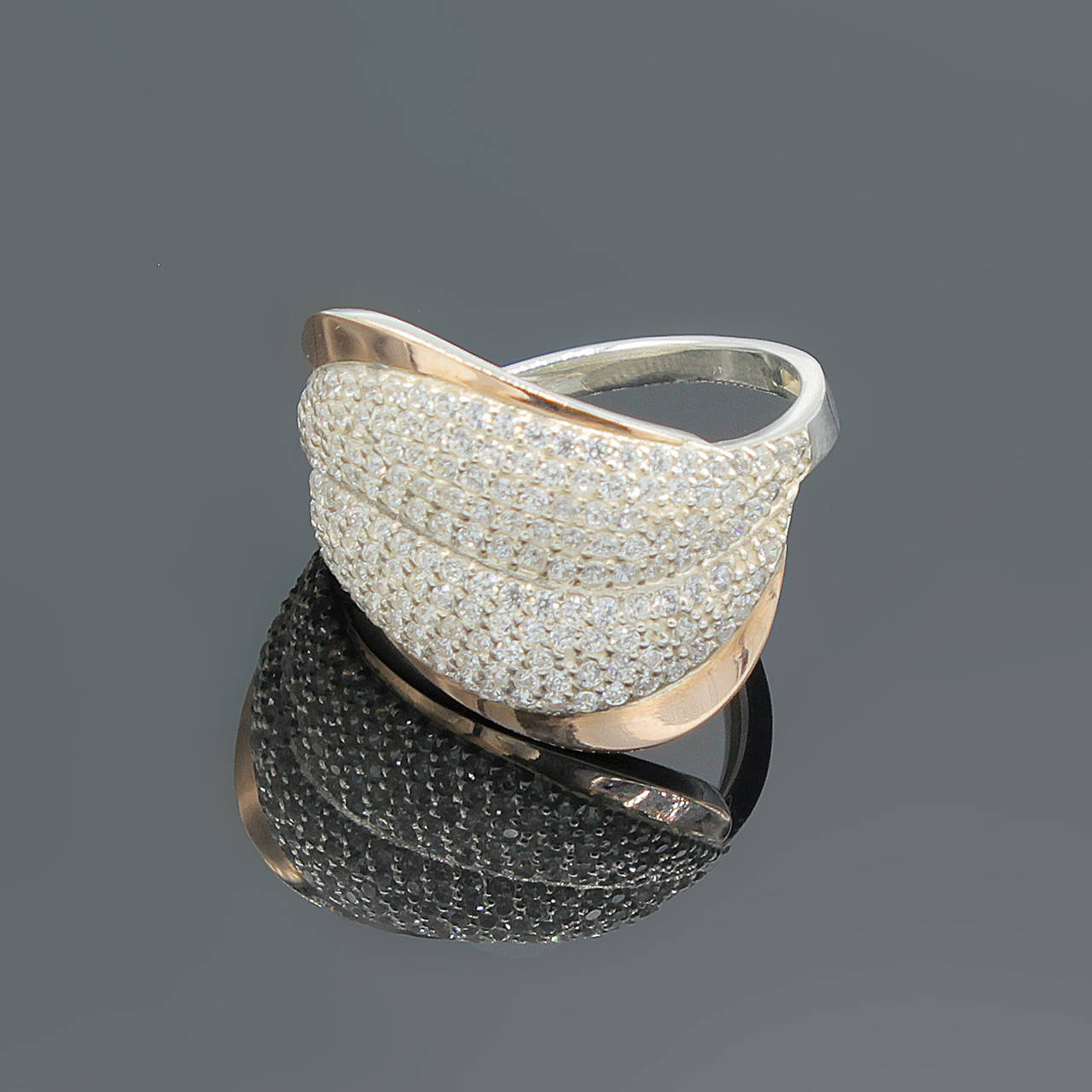 

Серебряное кольцо Морская волна с золотыми вставками 18.5