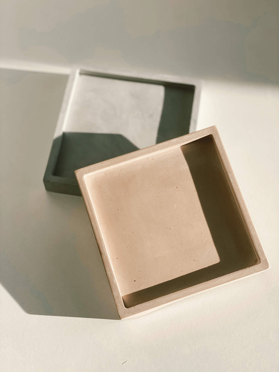 

Набор подставок из органического гипса под украшения, свечи или растения.