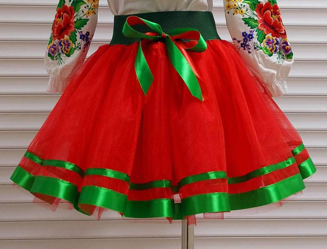 

Красная юбка под вышиванку, Красный