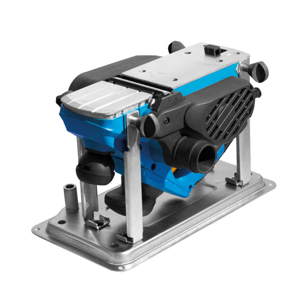 

Электрорубанок 82*3мм 1600Вт Baltic BIP160