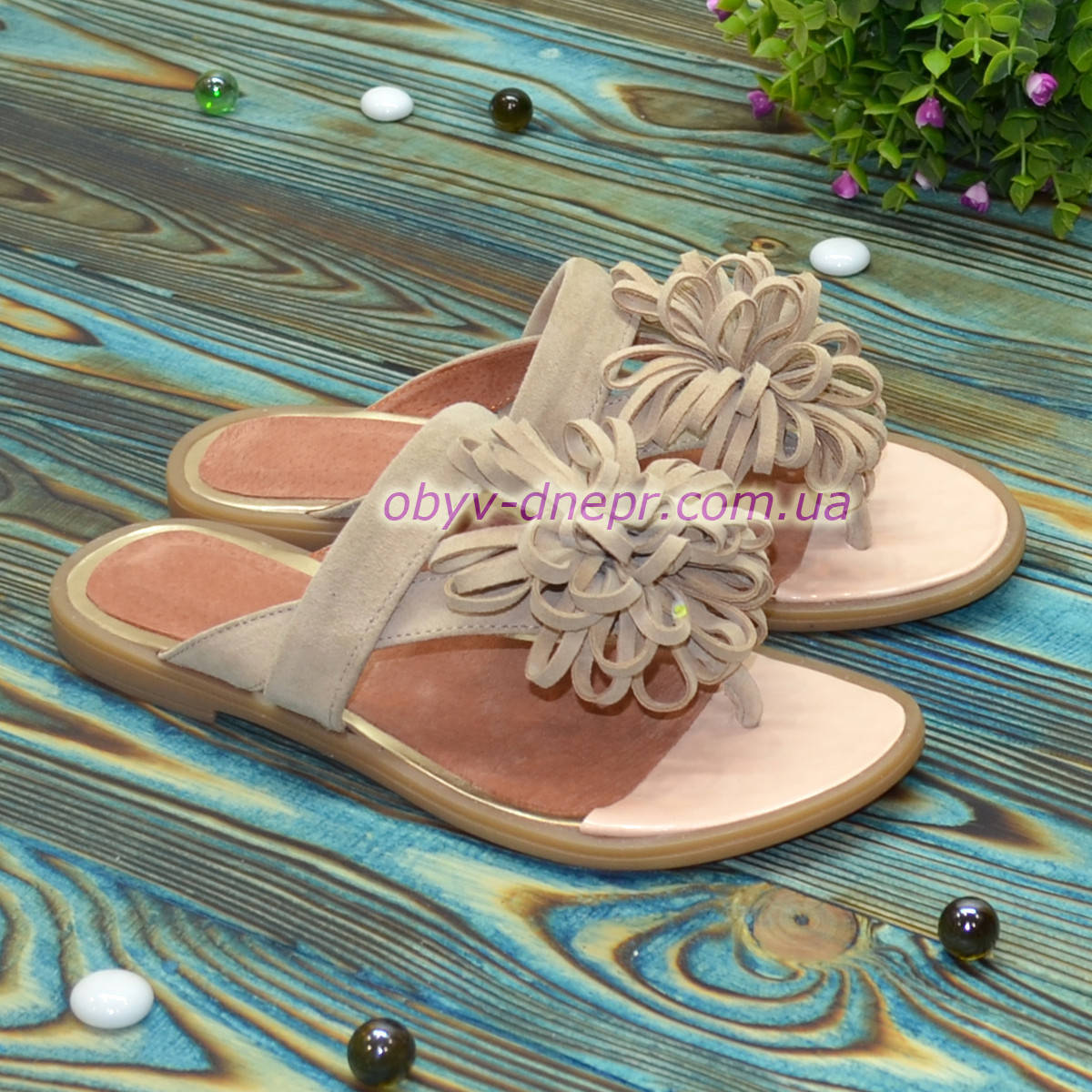 

Женские замшевые шлепанцы-вьетнамки, цвет бежевый