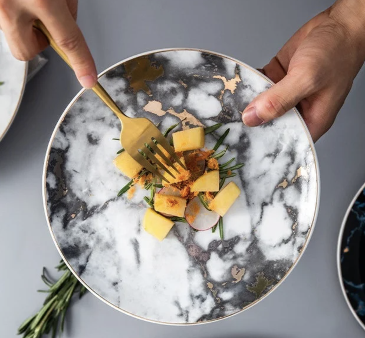 

Мраморная тарелка. Модель RD-5688 Белый, 26 см