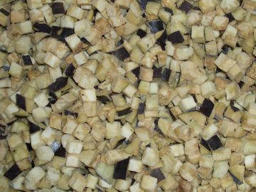 

Баклажан кубиками замороженные, минимальная фасовка для заказа 2,5кг, в ящике 10 кг